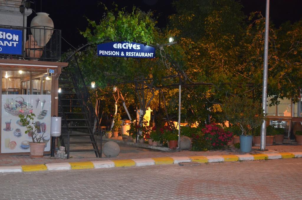 Erciyes Stone Hotel Uchisar Exterior photo