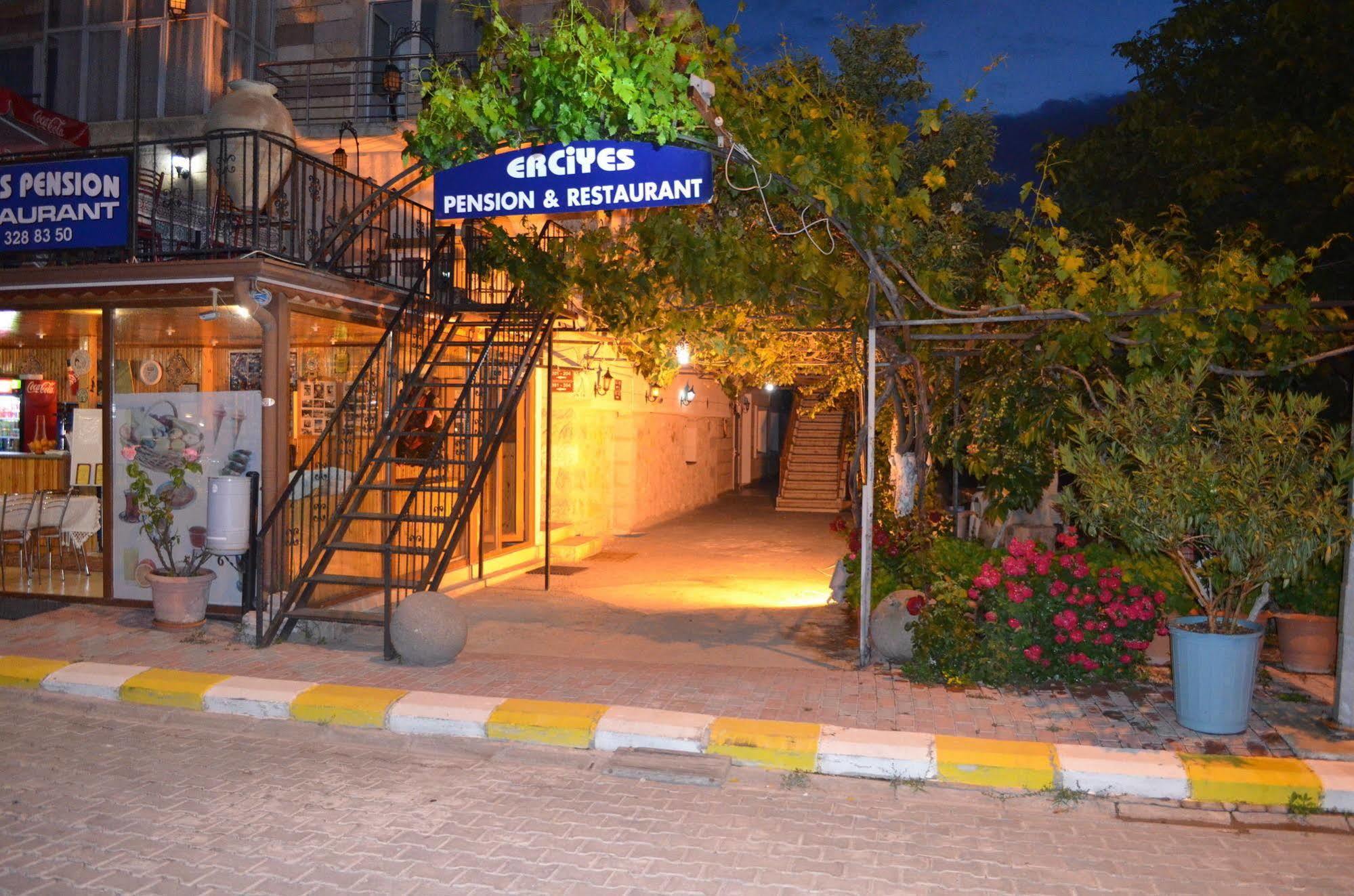 Erciyes Stone Hotel Uchisar Exterior photo