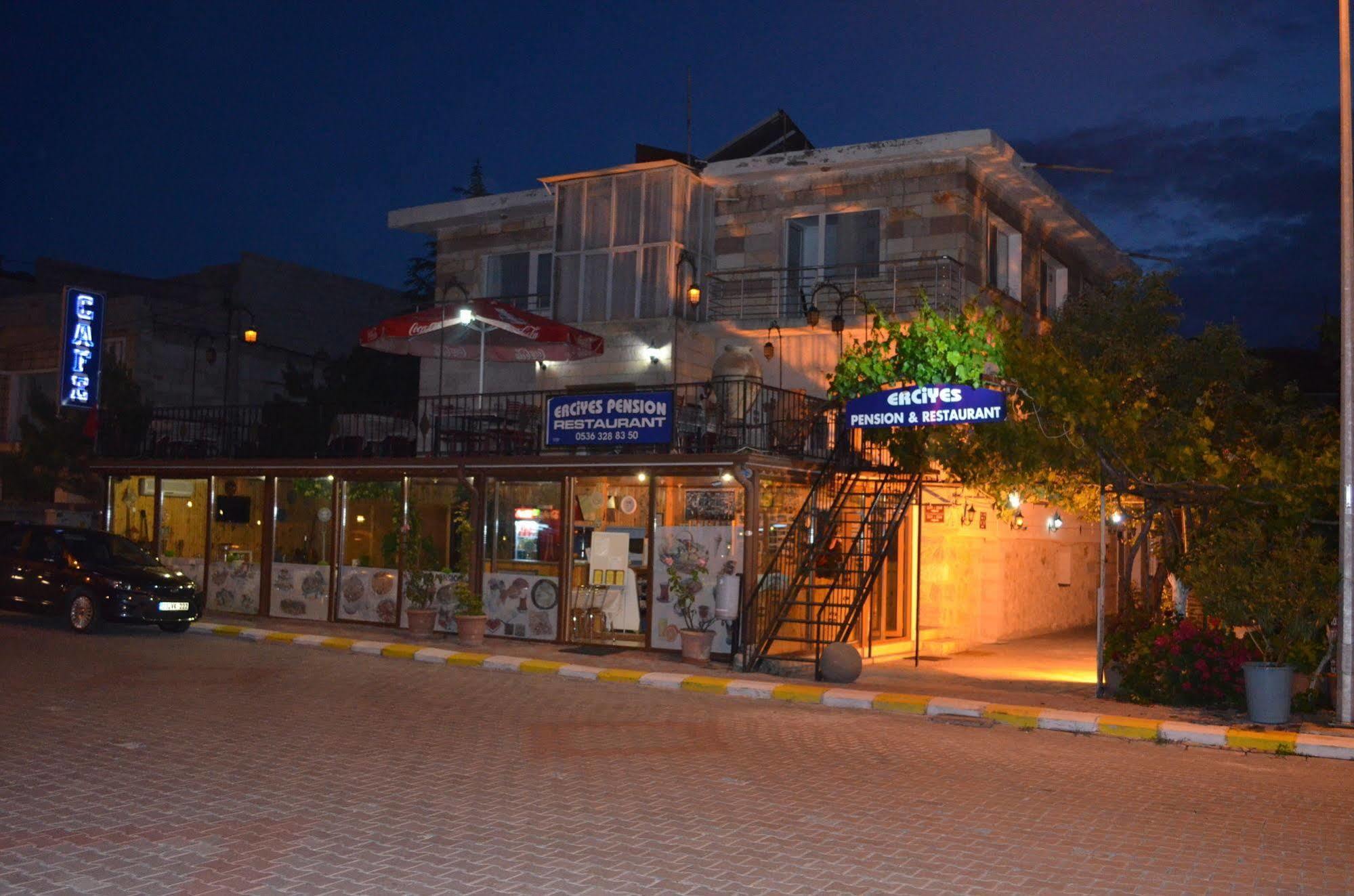 Erciyes Stone Hotel Uchisar Exterior photo